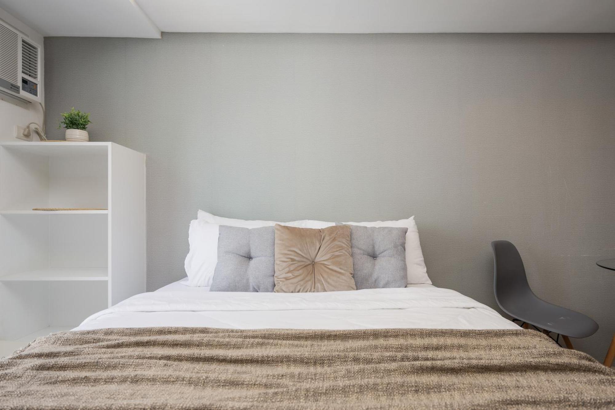 Apartment Furnished In Avida Towers Riala, It Park With Pool View, Fast Wifi, Netflix And Cebu