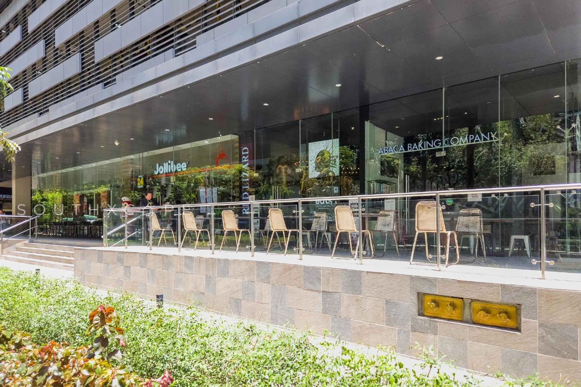 Furnished In Avida Towers Riala, It Park With Pool View, Fast Wifi, Netflix And Cebu