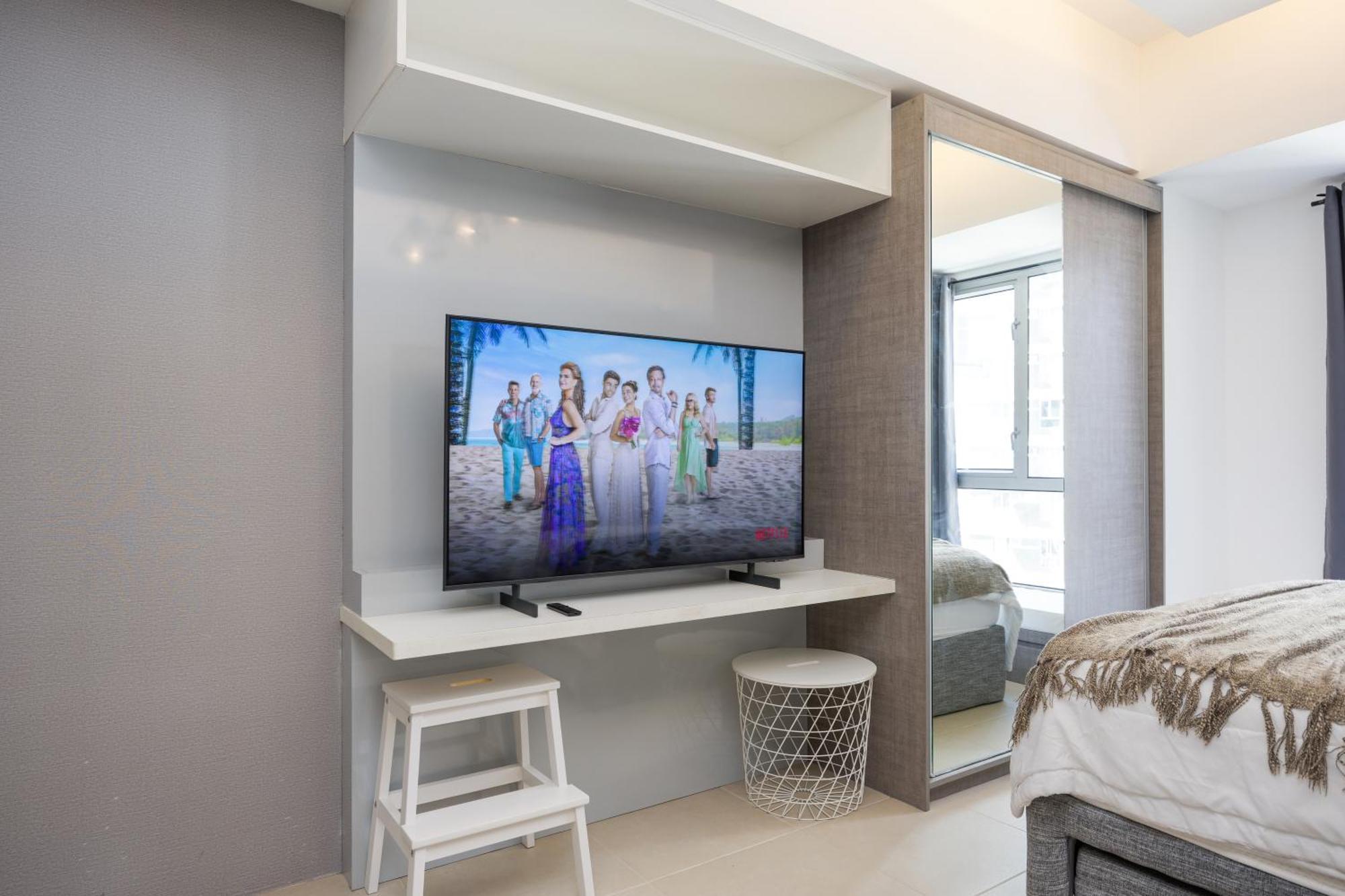 Furnished In Avida Towers Riala, It Park With Pool View, Fast Wifi, Netflix And *